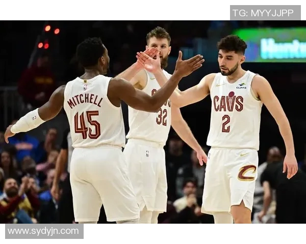 14日骑士与雄鹿精彩对决视频回顾全场亮点与精彩瞬间分析